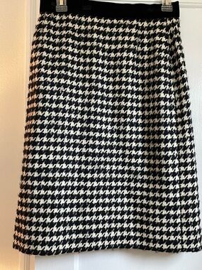 Escada  by Margaret’s Leysizs 38 Black & White Houndstooth A-Line Skirt